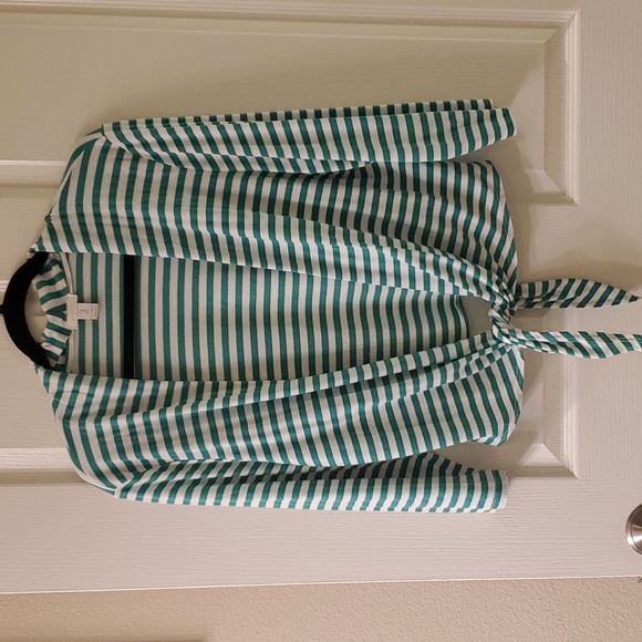 Lightweight green & white striped shrug - Picture 2 of 5